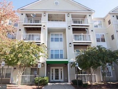 14200 Farnsworth Ln APT 106