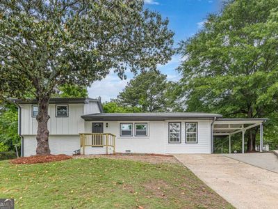 8285 Hemlock Dr