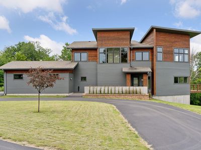 28585 Ridgeview Dr S