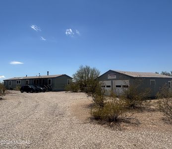 1205 N San Joaquin Rd