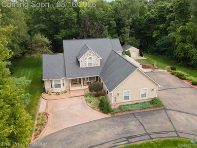1761 Twin Lakes Blvd