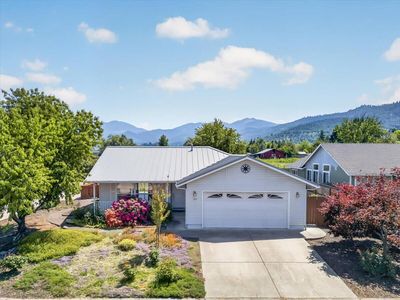 Property at 124 Samuel Ln, Phoenix, OR