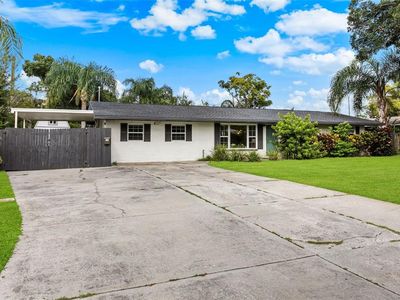 412 DEVILLE DRIVE E