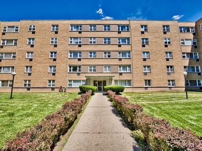 6161 N Hoyne Ave APT 214