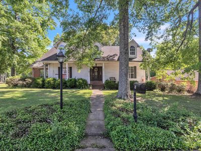 301 Linden Cir