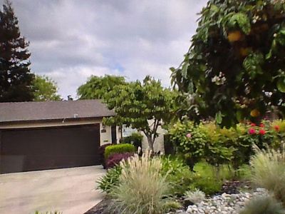 1040 Dartmoor Cir