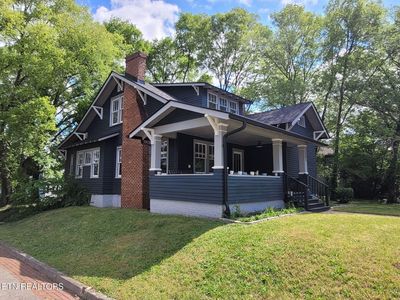 205 Leonard Pl