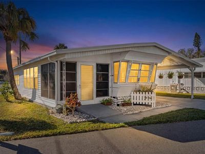 1100 University Pkwy