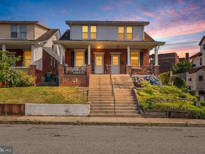 216 W Dauphin St