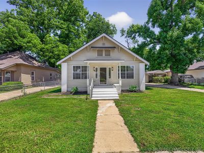 320 E 5th St