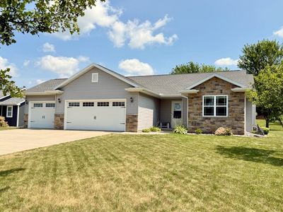 W6127 Sherwood Point Dr