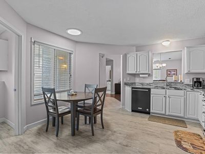 9300 Prairieview Trl N