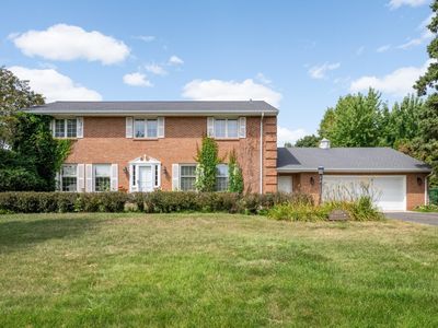 665 Arcadia Dr
