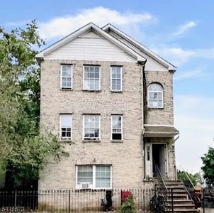 328-330 Hawthorne Ave