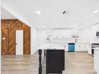 1210 Connie St