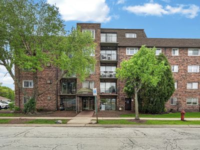 7117 W 93rd St APT 405