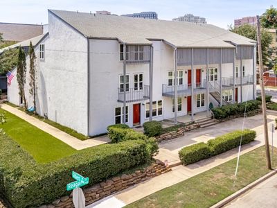 3827 Gilbert Ave APT 109