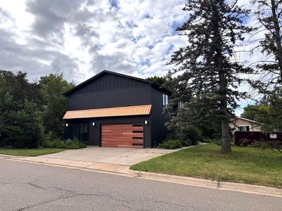 6601 Naomi Dr