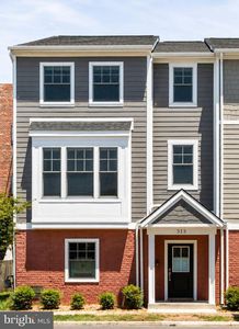 313 Charles St