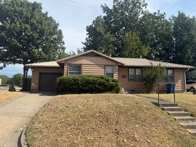 1101 E Delaware Ave