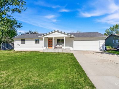 3932 W Leland Way