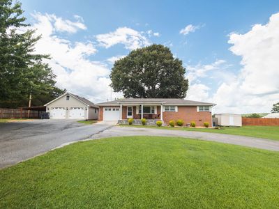 1615 Highway 60
