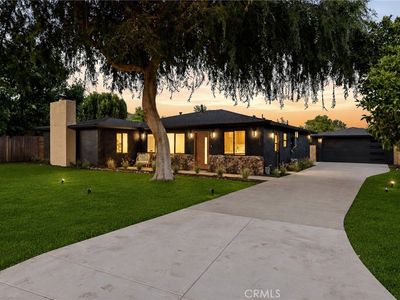210 N Lomita Ave