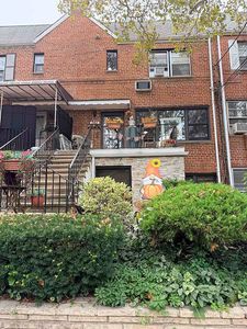 2462 Bragg St
