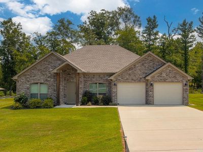 689 Lucy Ln