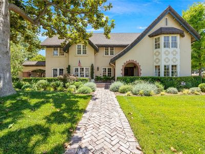 3594 Castle Reagh Pl