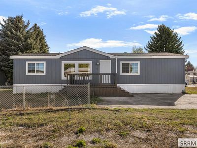 2133 E Pinetree Cir