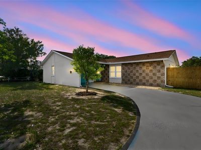 9015 Forest Oaks Blvd