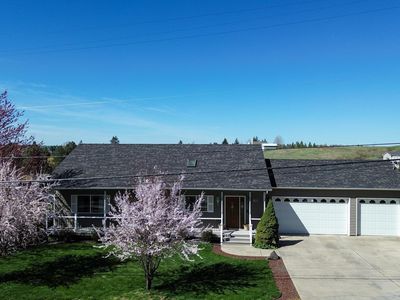 937 Orchard Ave