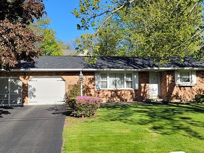 30 Zelenke Dr