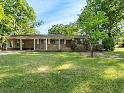 822 S Montez Dr