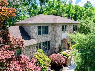 16 Leonard Drive