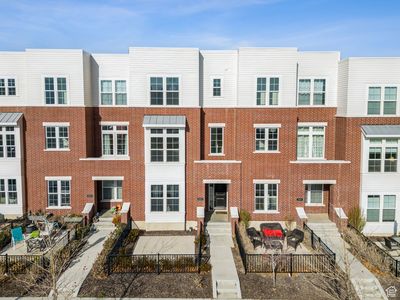 10897 S Lake Run Rd W #200