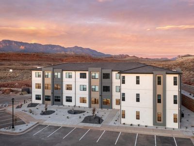 226 N Cliff Side Dr #L-200