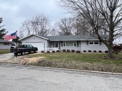 Property at 818 Lincoln Pl, Arthur, IL