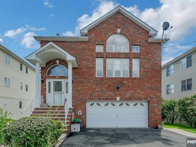 214 Van Buren St