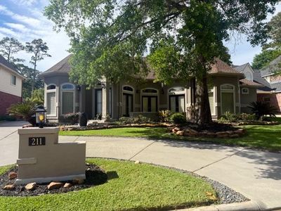211 Wedgewood Dr