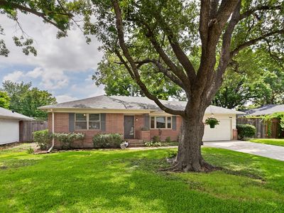 306 S Lois Ln