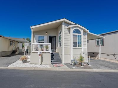 325 Sylvan Ave SPC 74