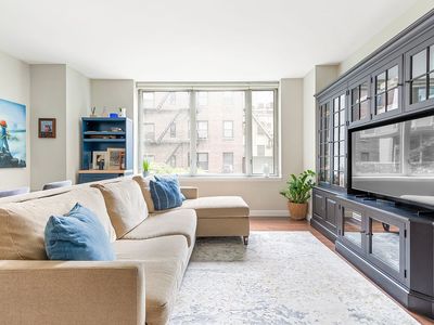 225 E 34th St APT 3K
