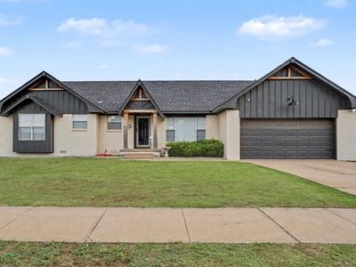 208 Mockingbird Dr S