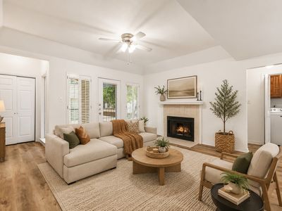 3105 San Jacinto St APT 207