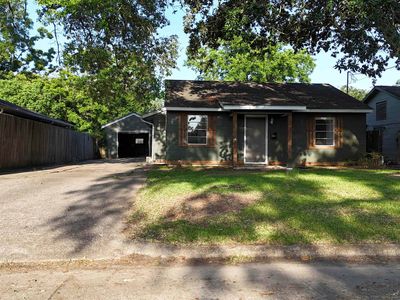 1025 McArthur Dr