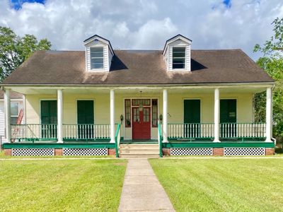 1409 Main St