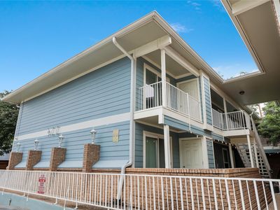 400 W 35th St APT 201