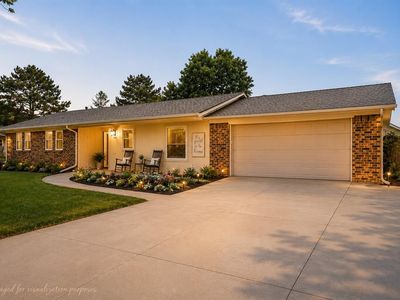 1910 Lake View Dr